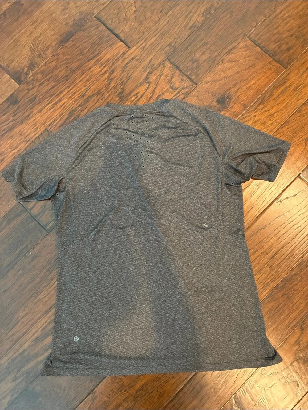 Lululemon tee EUC - Picture 2 of 3